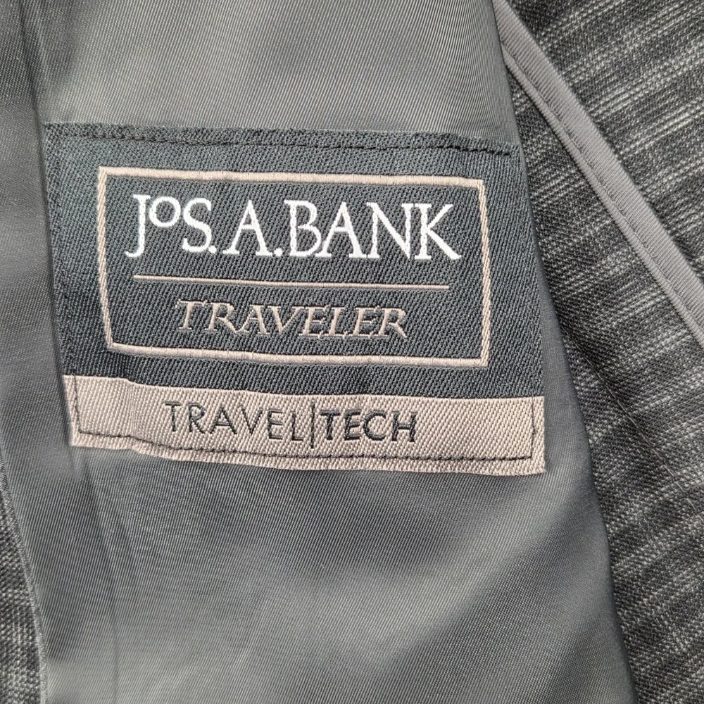 Jos A Bank Traveler Travel Tech Blazer 44L Gray Plaid Wool Blend Slim Fit Jacket